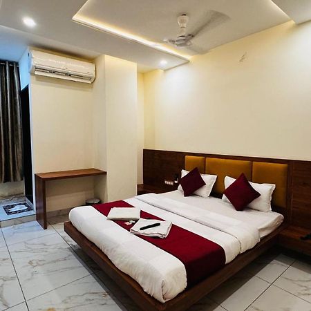Hotel Prakasham Ujjain Ngoại thất bức ảnh