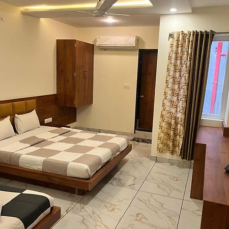 Hotel Prakasham Ujjain Ngoại thất bức ảnh