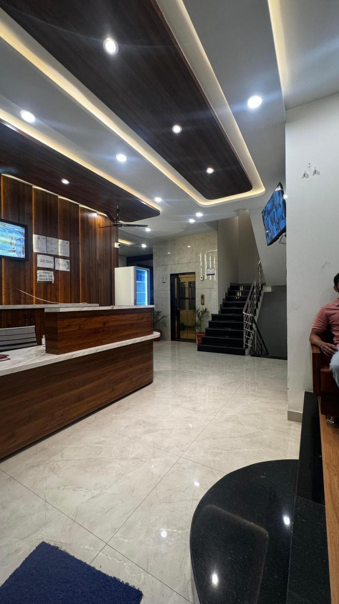 Hotel Prakasham Ujjain Ngoại thất bức ảnh