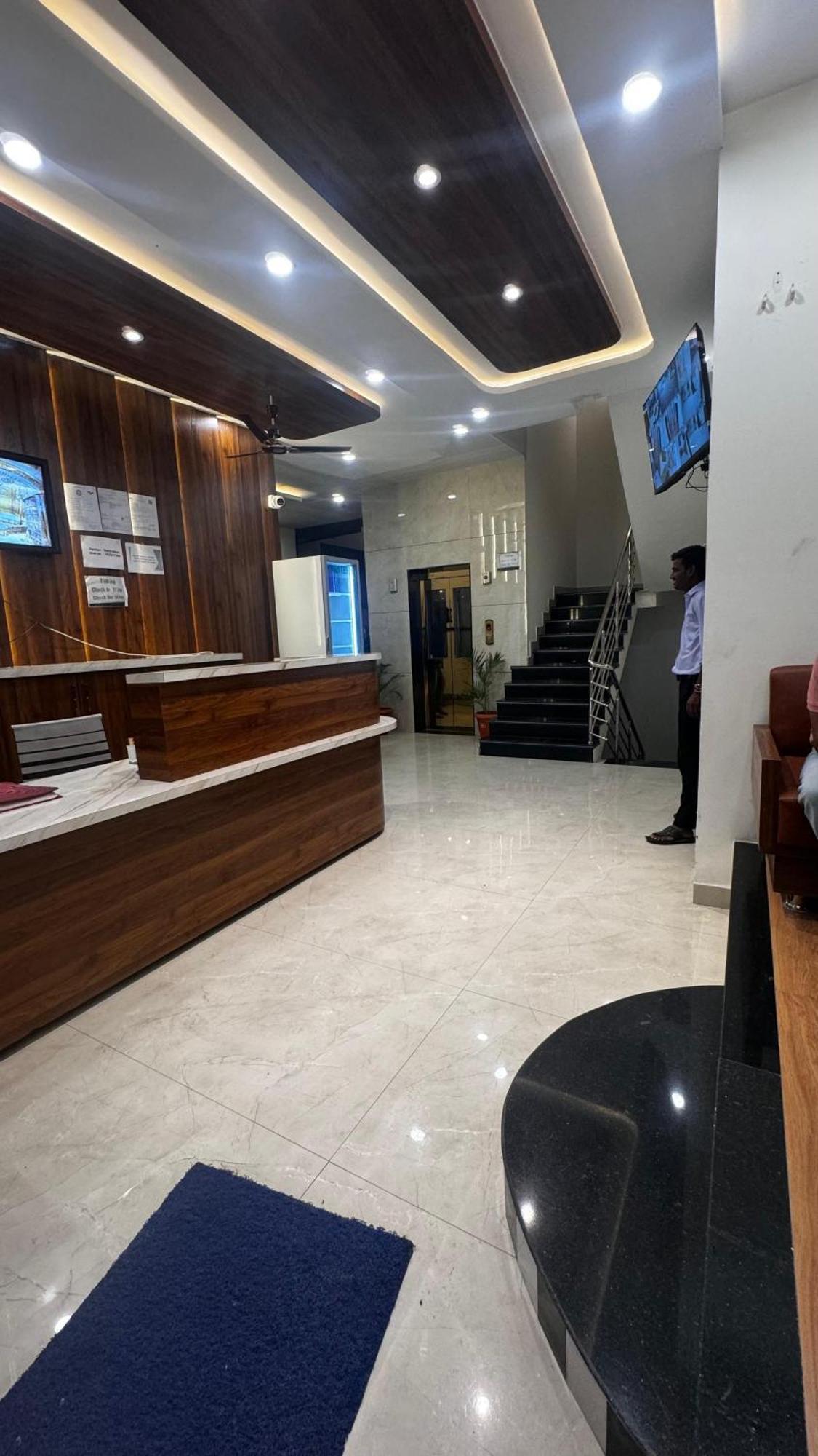Hotel Prakasham Ujjain Ngoại thất bức ảnh