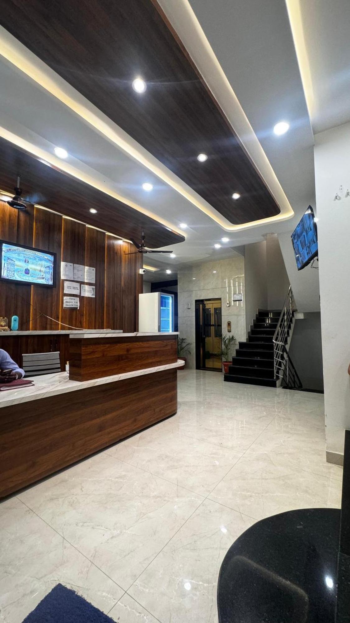 Hotel Prakasham Ujjain Ngoại thất bức ảnh