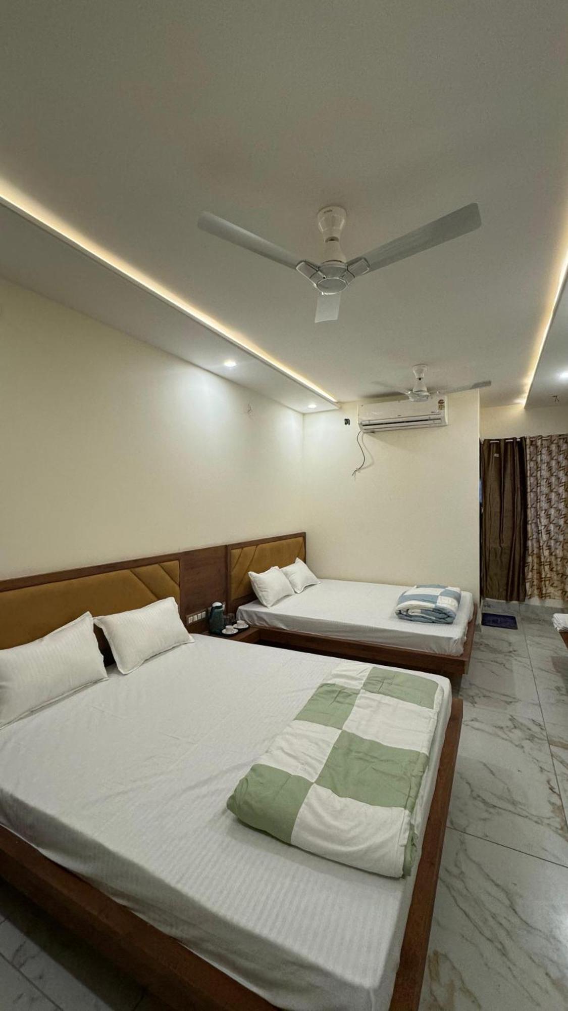Hotel Prakasham Ujjain Ngoại thất bức ảnh